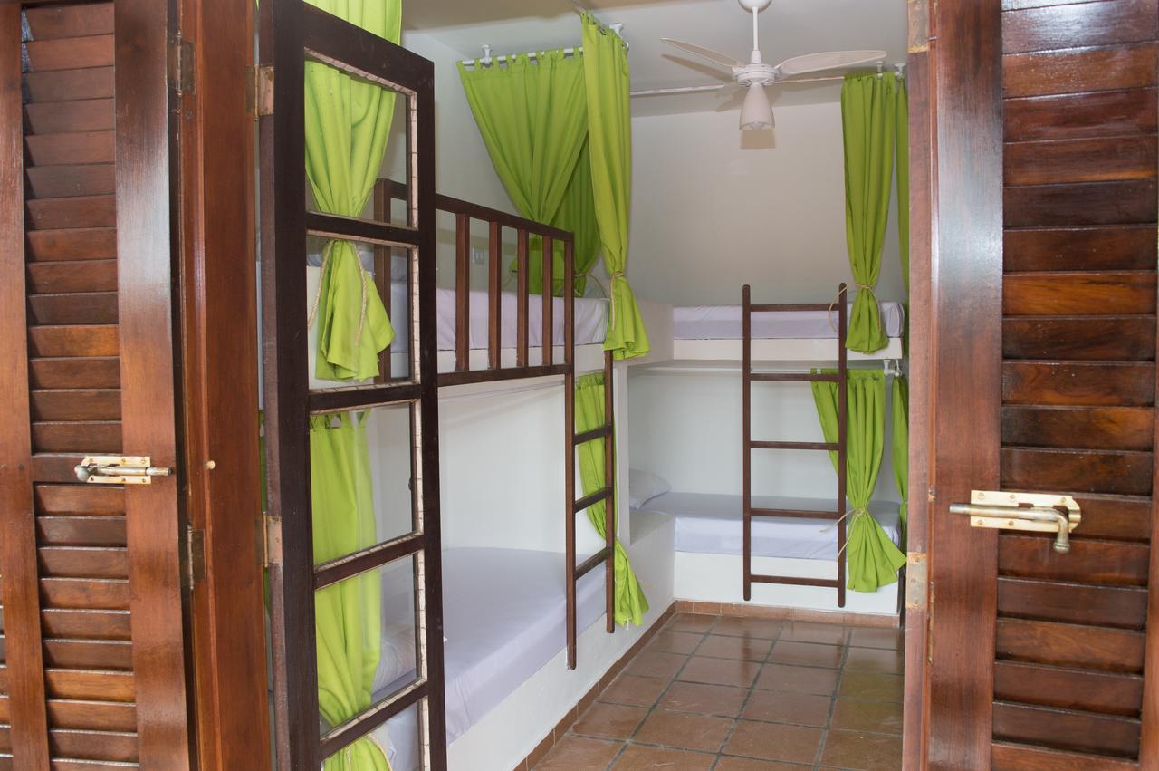 Santo Quintal Hostel Убатуба Экстерьер фото