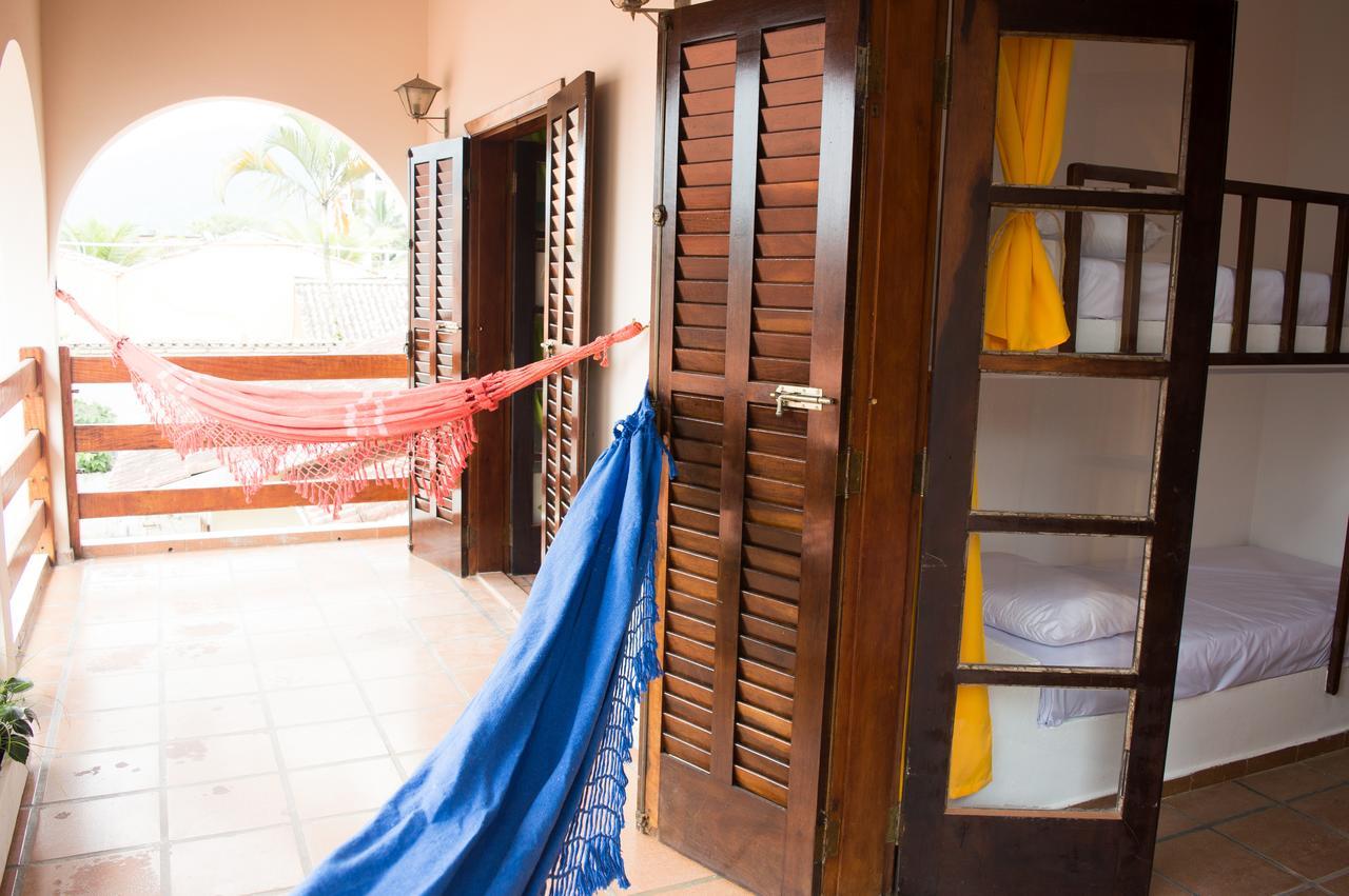 Santo Quintal Hostel Убатуба Экстерьер фото