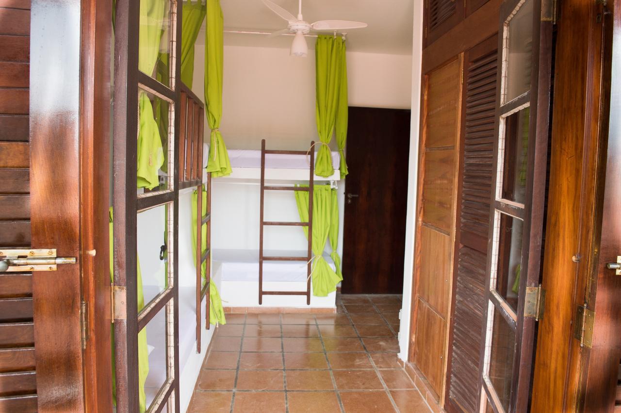 Santo Quintal Hostel Убатуба Экстерьер фото